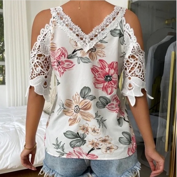 Boho Floral Print Cold Shoulder Lace Detail Top - Picture 3 of 6